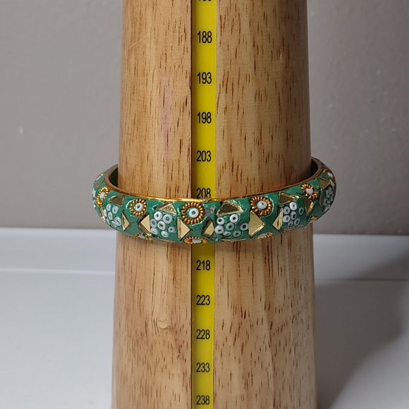 Large Green India Bangle - Picture 14 of 15